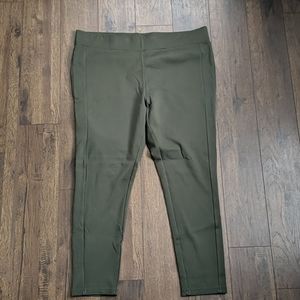 Army Green Loft Cropped Pant